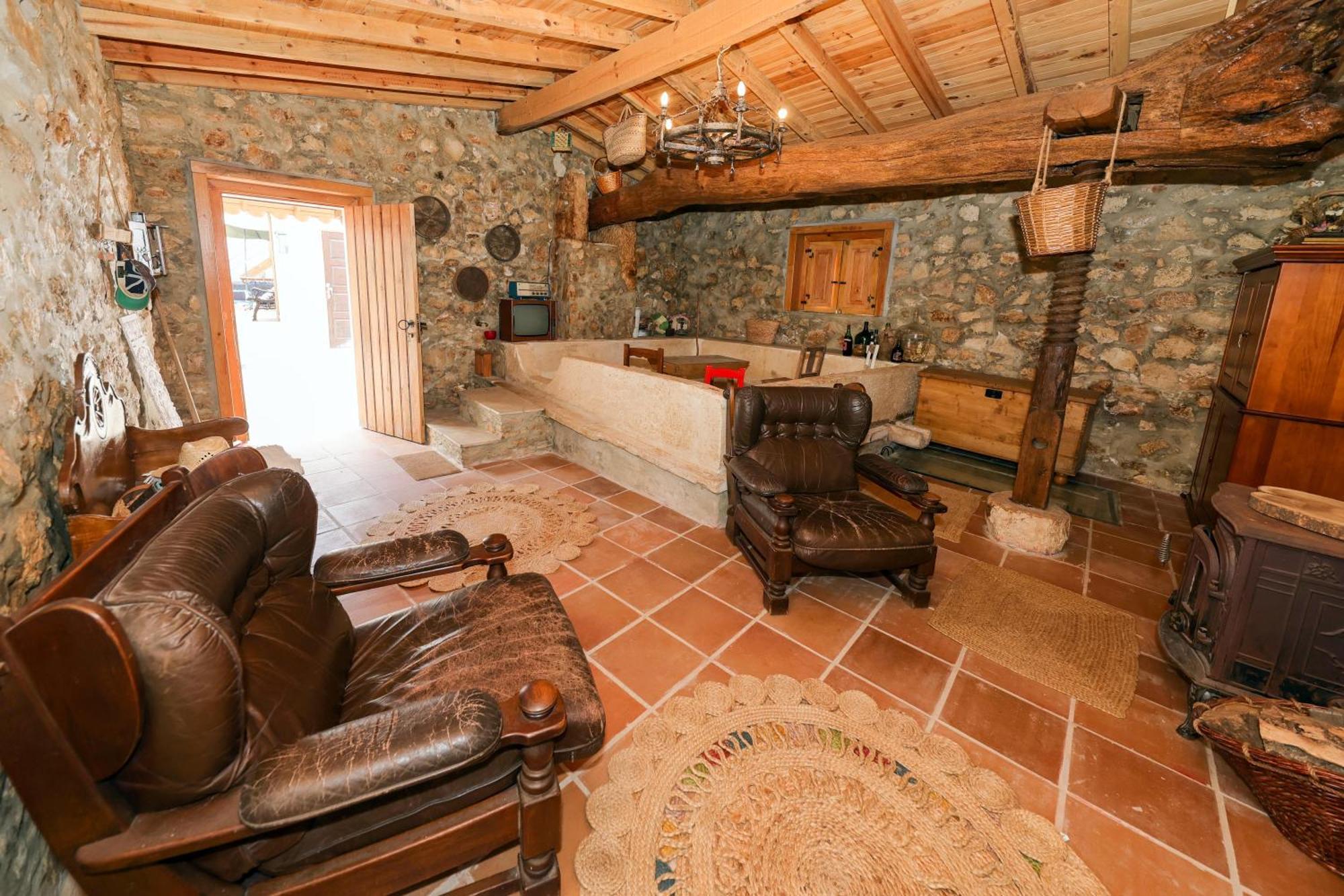 Renovated Wine Press House - With Pool Villa Porto de Mós Dış mekan fotoğraf